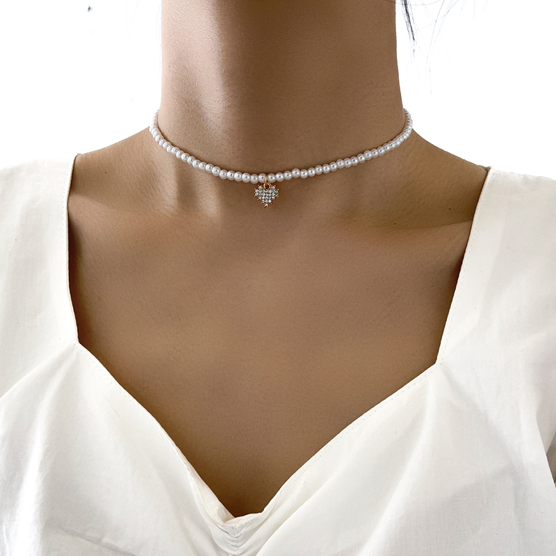 

Heart Pendant Necklace, White