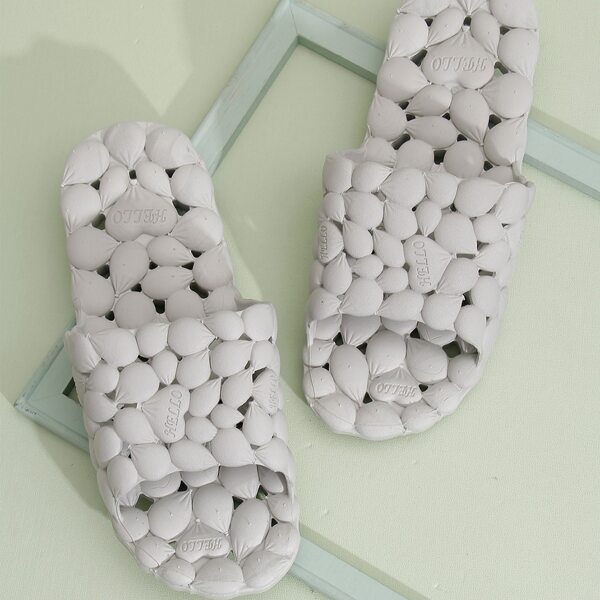 

Men Textured Shower Slippers, Grey