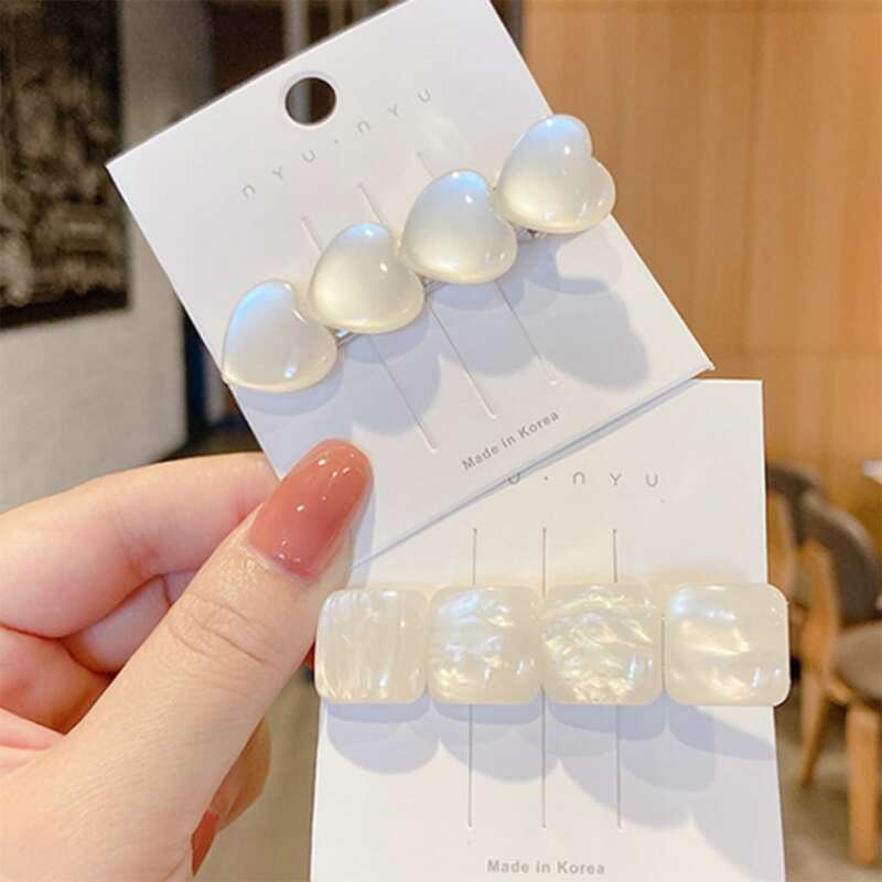 

1pc Random Geo Hair Clip, White