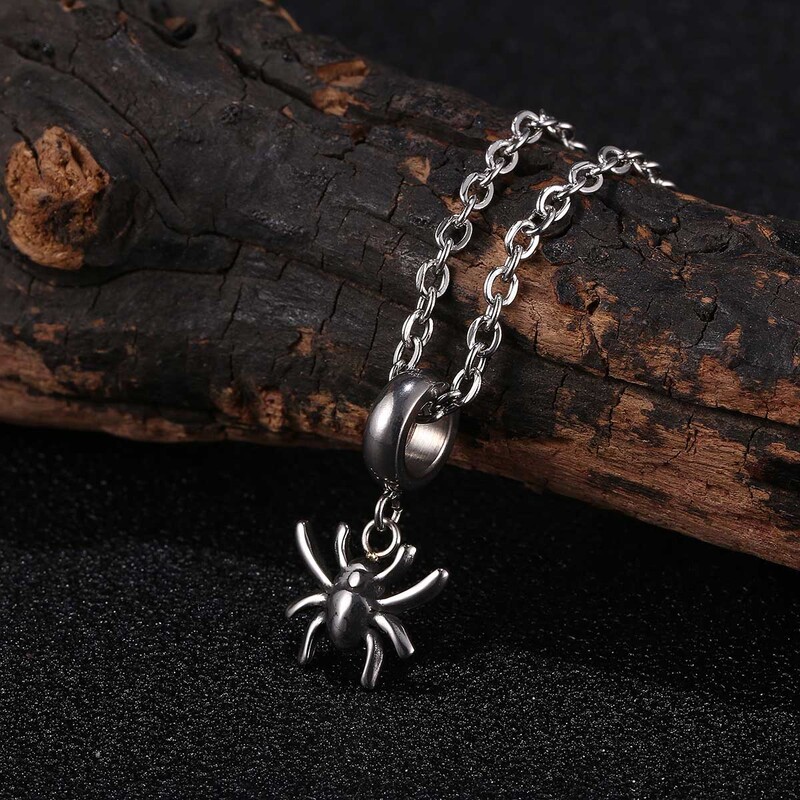 

Guys Spider Charm Necklace, Silver