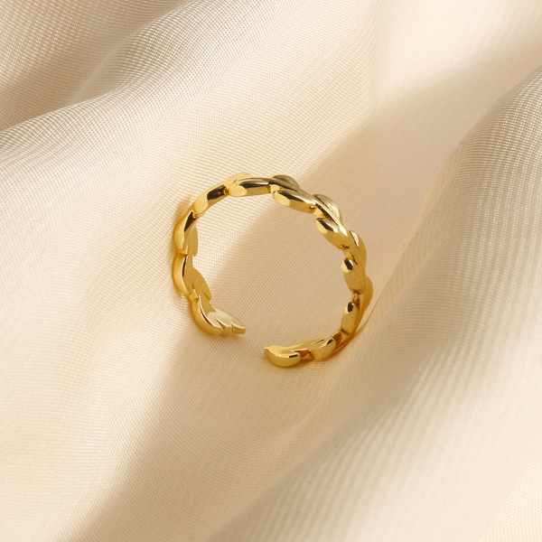 

Leaf Decor Ring, Gold