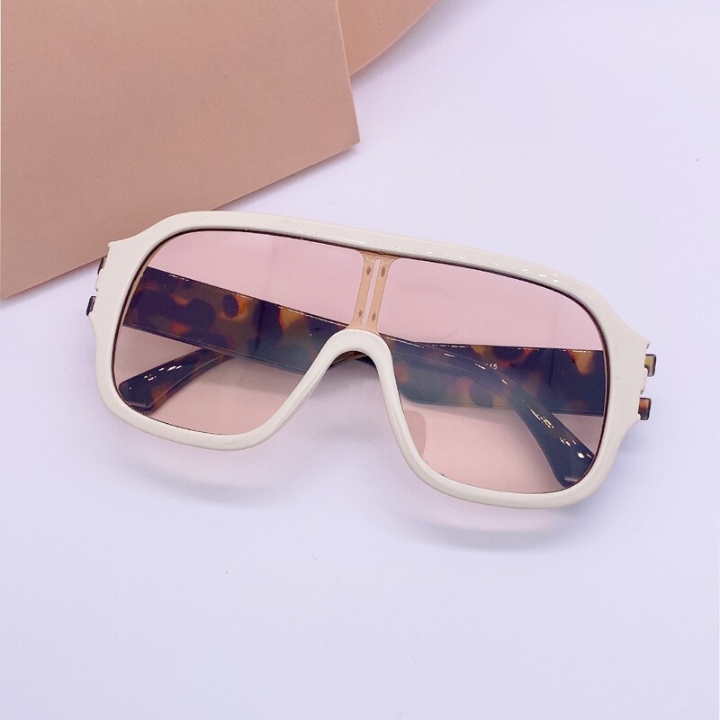 

Flat Top Frame Sunglasses