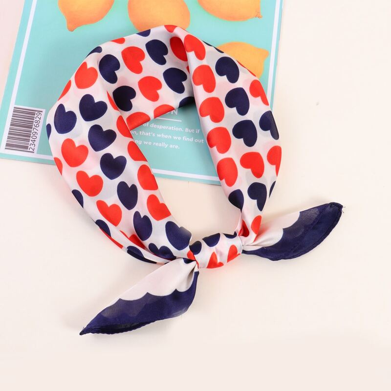 

Heart Pattern Scarf, Multicolor