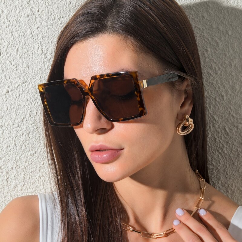 

Square Frame Sunglasses