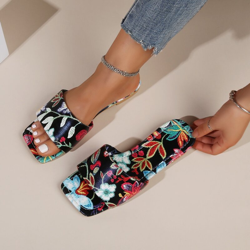 

Flower Pattern Slide Sandals, Red