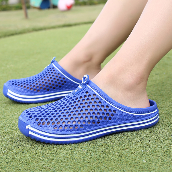 

Men Letter Graphic Vented Clogs, Royal blue