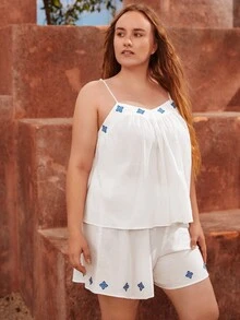 SHEIN Plus Embroidery Detail Cami Top & Shorts Set - White - View 3
