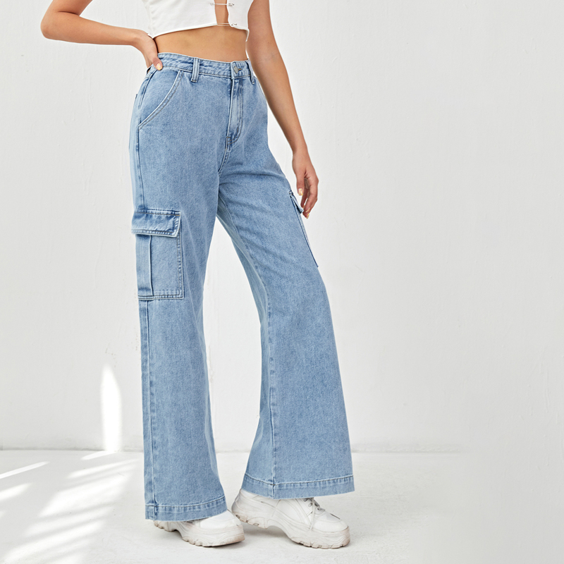 

Straight Leg Cargo Jeans, Medium wash
