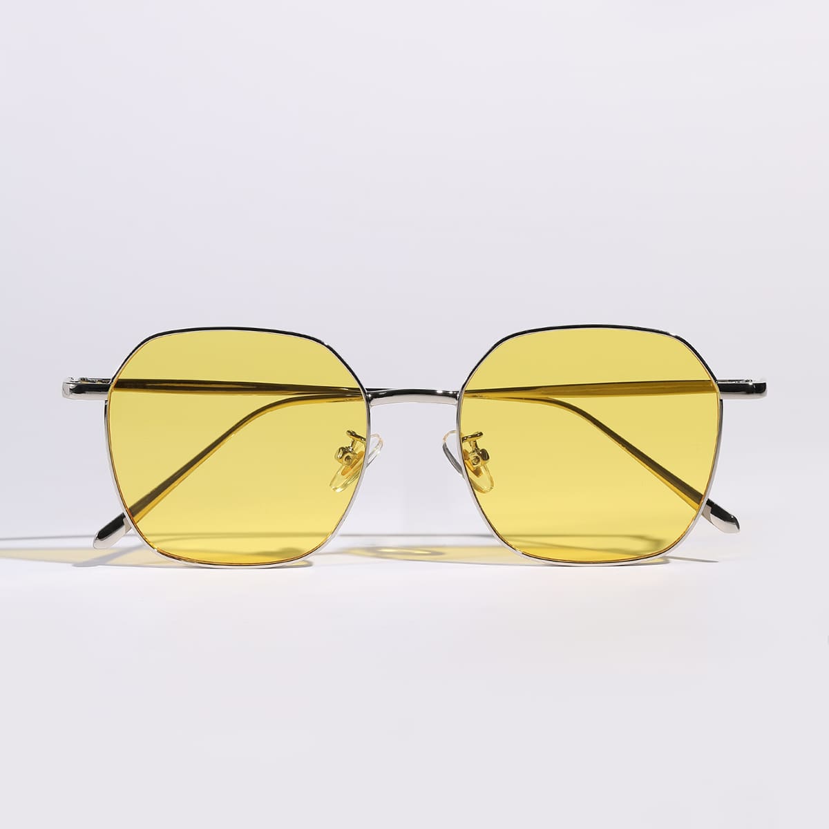 

Metal Frame Tinted Lens Sunglasses