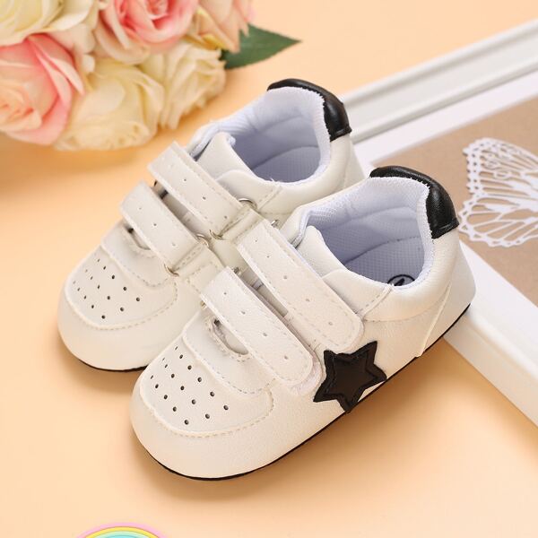 

Baby Boy Star Patch Sneakers, White