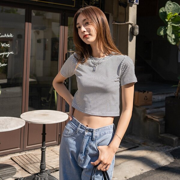 

Striped Print Crop Tee, Black and white