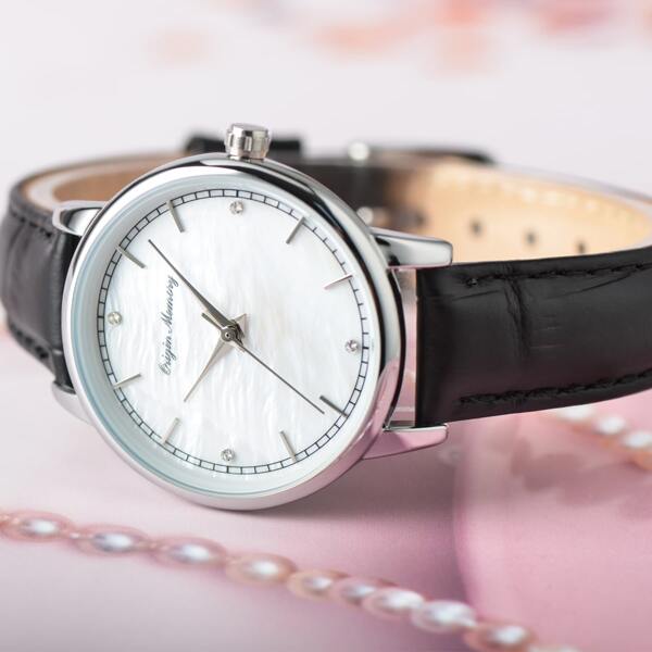 

Rhinestone Decor Round Pointer Quartz Watch