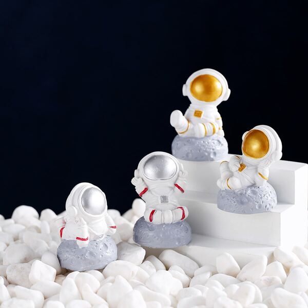 

4pcs Astronaut Art Decoration, Multicolor
