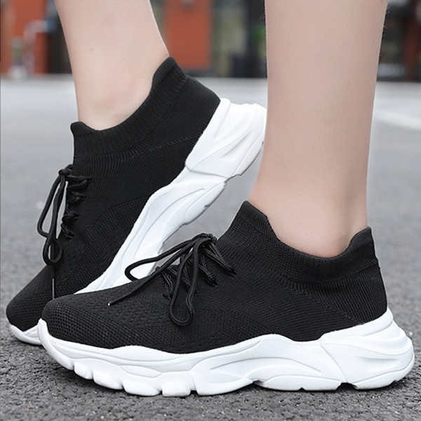 

Lace Up Decor Breathable Sneakers, Black