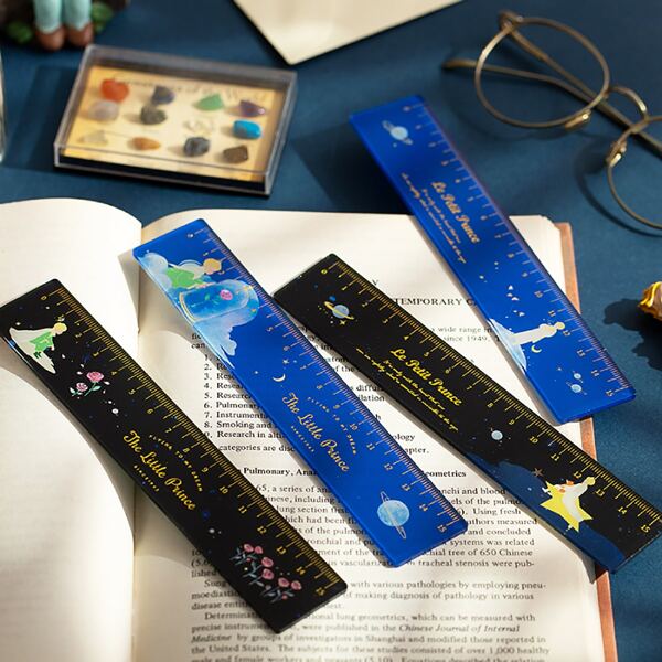 

1pc Cartoon Graphic Random Ruler, Multicolor