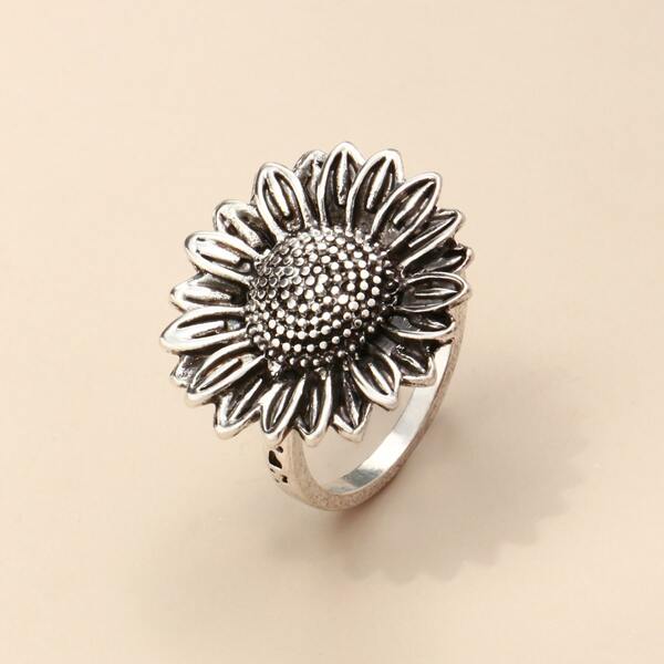 

Flower Decor Ring, Antique silver
