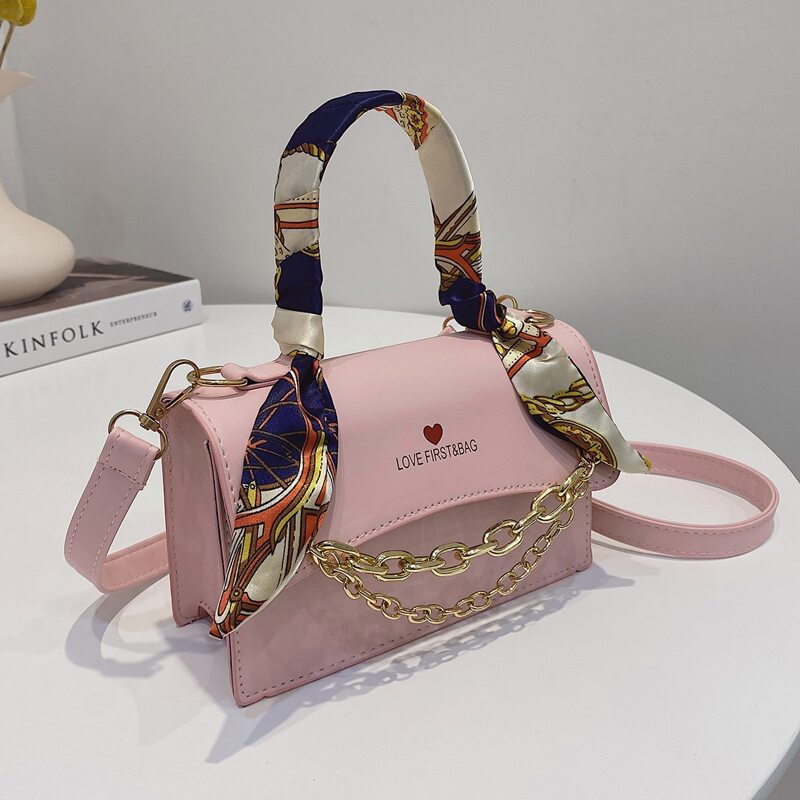 

Chain Decor Letter Graphic Satchel Bag, Pink