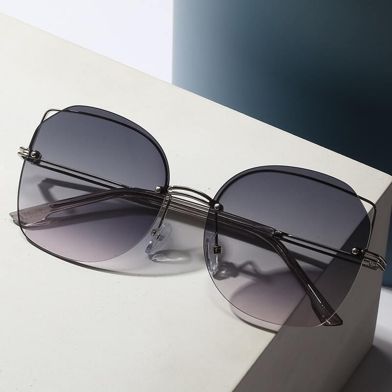 

Metal Frame Sunglasses