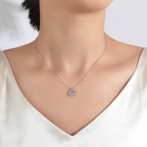 

Rhinestone Decor Pendant Necklace, Silver
