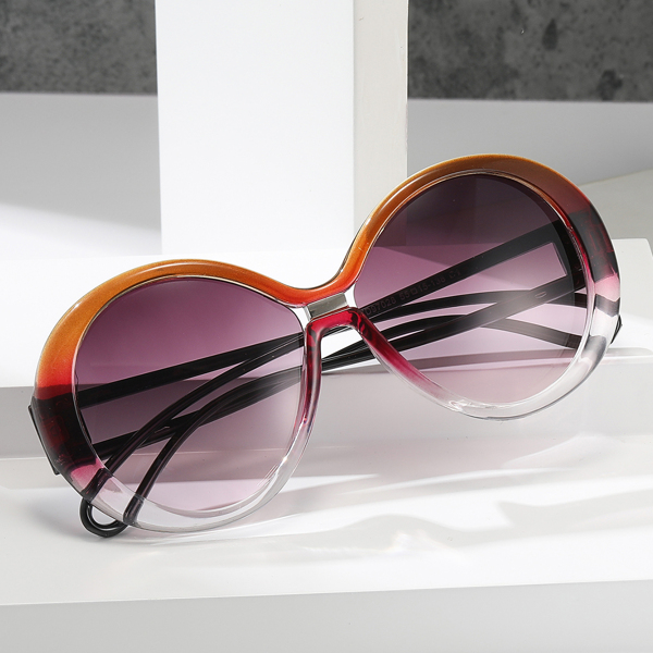 

Round Frame Sunglasses