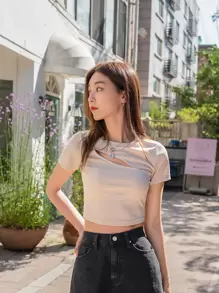 DAZY 纯色剪裁短款紧身 T 恤（夏季）