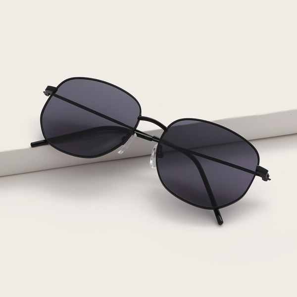 

Metal Frame Sunglasses