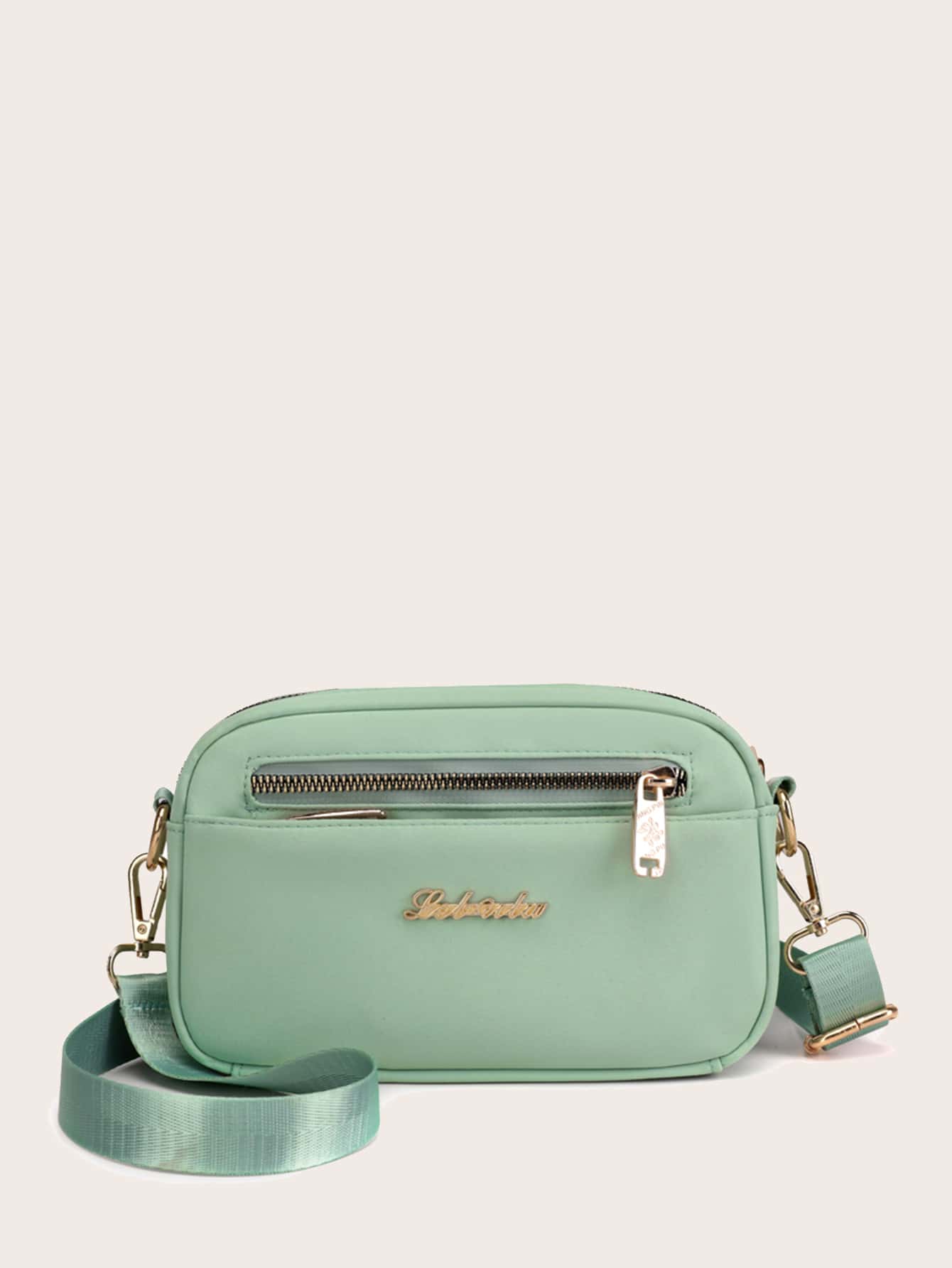 Borsa a tracolla da donna stile messenger con lettere in metallo Borsa a tracolla da donna stile messenger con lettere in metallo