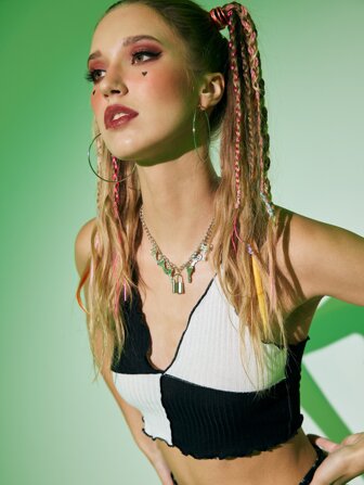 Top halter colorblock con orlo a lattuga