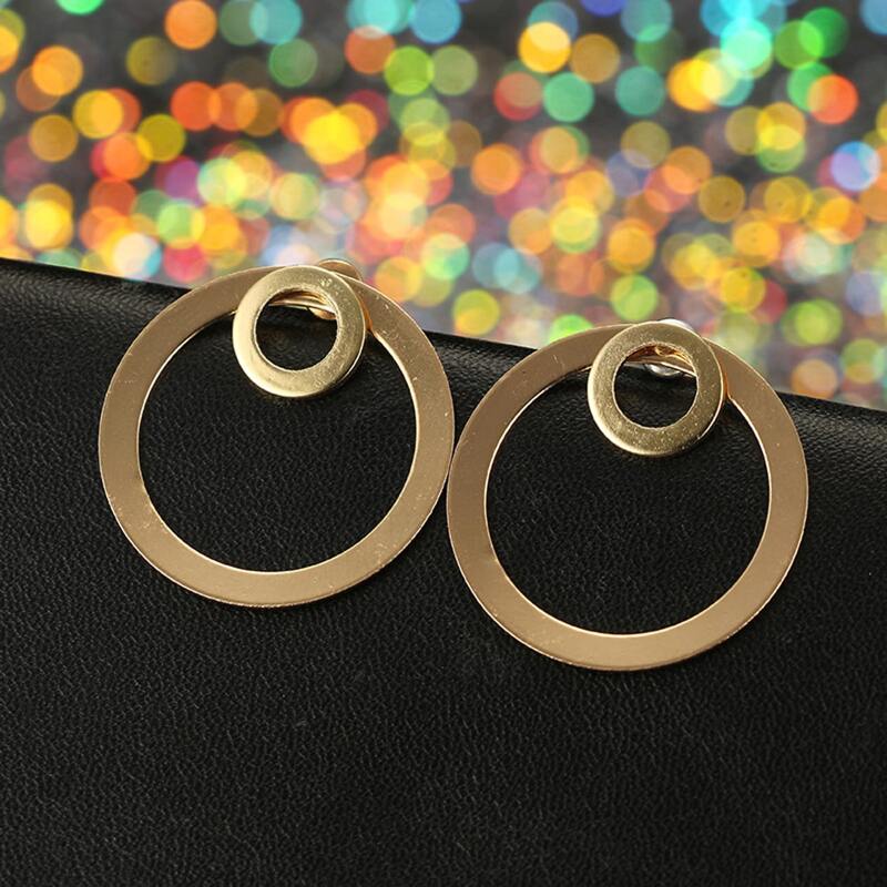

Round Design Stud Earrings, Gold