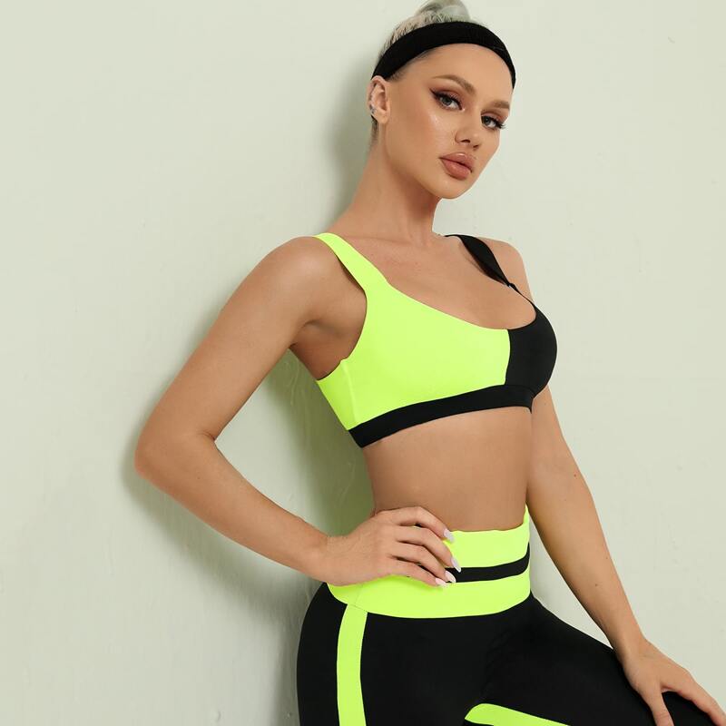 

Medium Support Colorblock Sports Bra, Multicolor