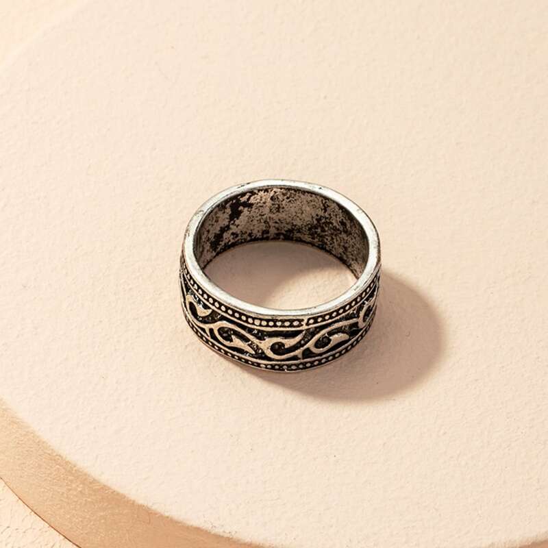 

Guys Vintage Engraved Ring, Antique silver