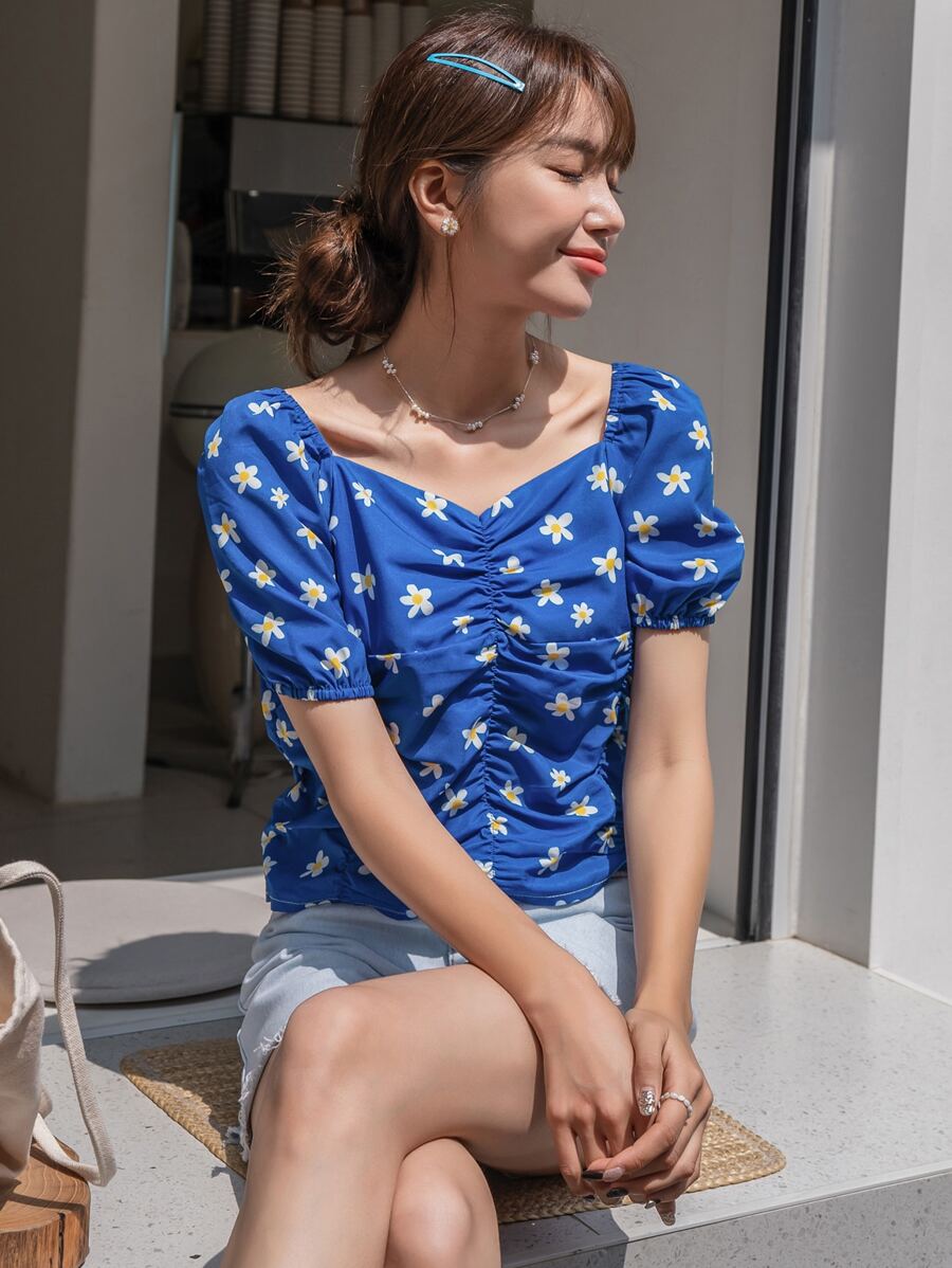 DAZY Camisa sweetheart con fruncido delantero con estampado floral - Azul - Ver 1