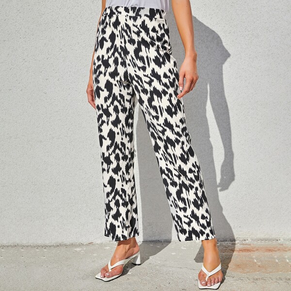 

Allover Print Straight Leg Pants, Black and white
