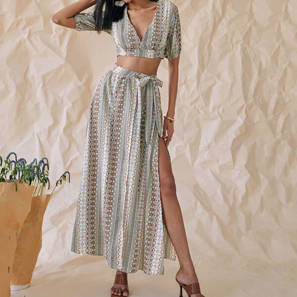 

Allover Print Crop Top & Split Thigh Skirt Set, Multicolor