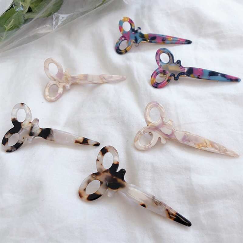 

1pc Random Scissors Shaped Hair Clip, Multicolor