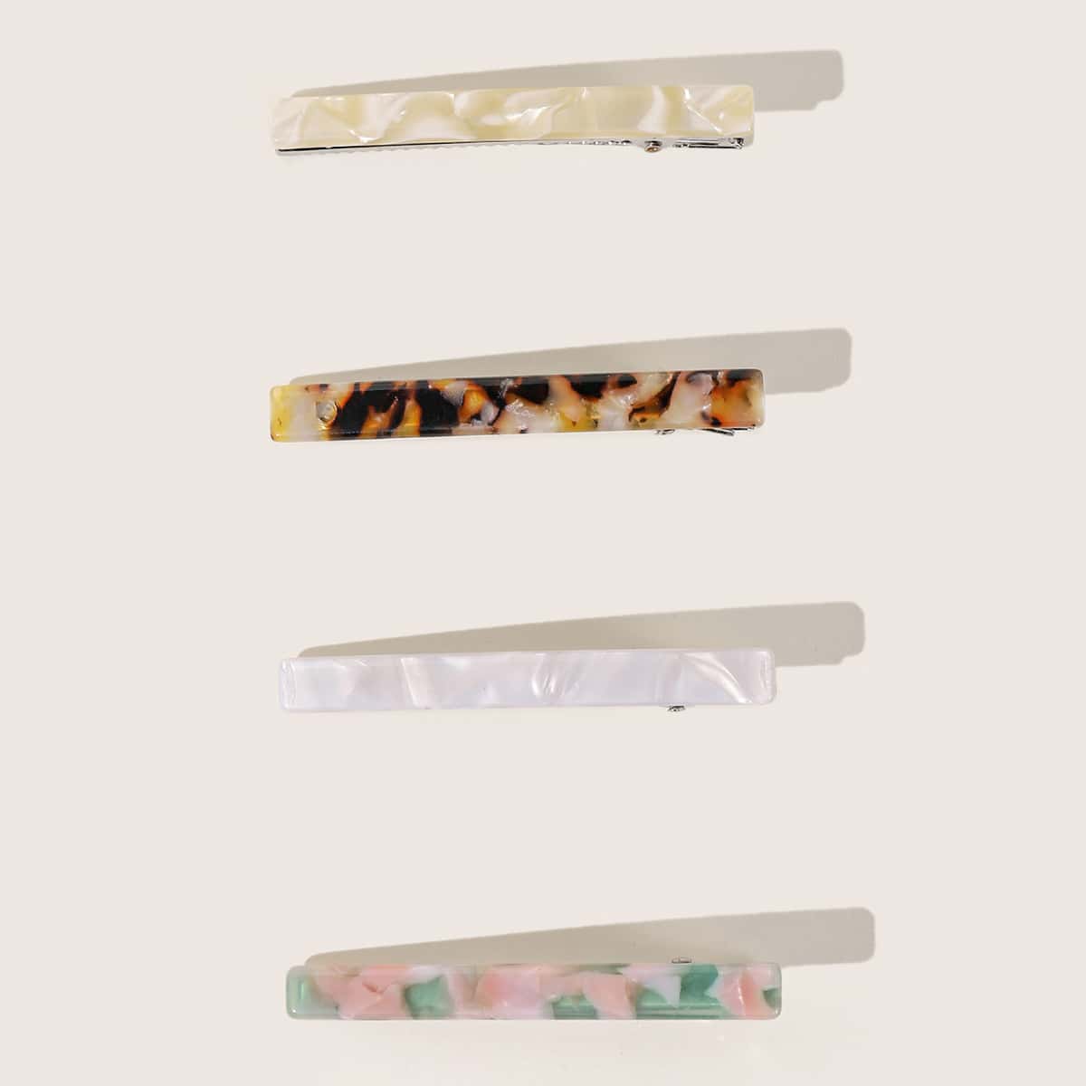 

4pcs Graphic Hair Clip, Multicolor