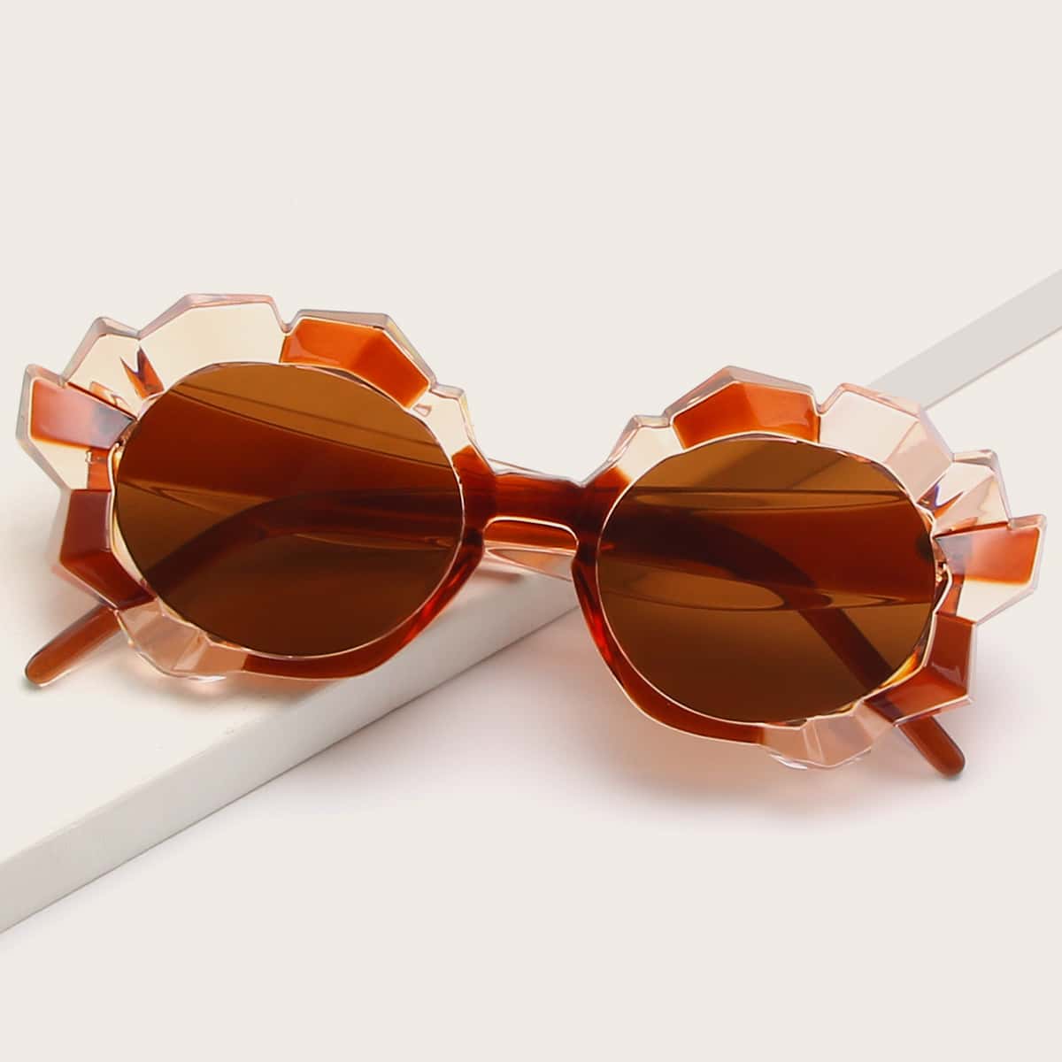 

Novelty Lens Frame Sunglasses