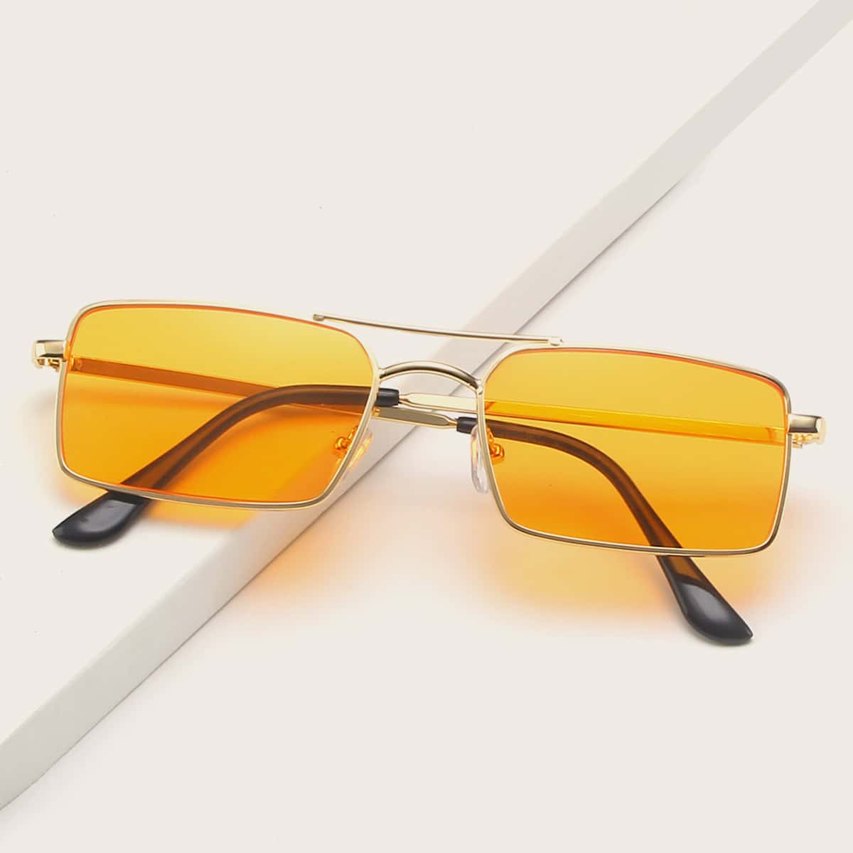 

Square Frame Tinted Lens Sunglasses