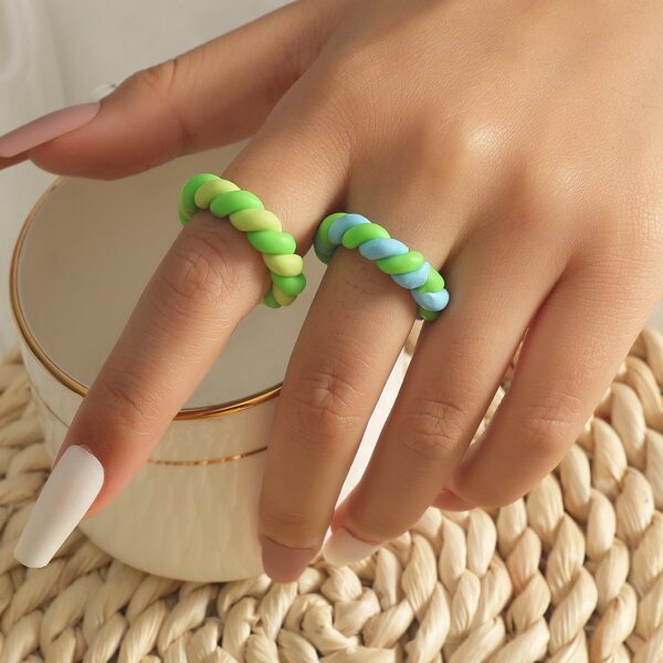 

2pcs Colorblock Twisted Ring, Green