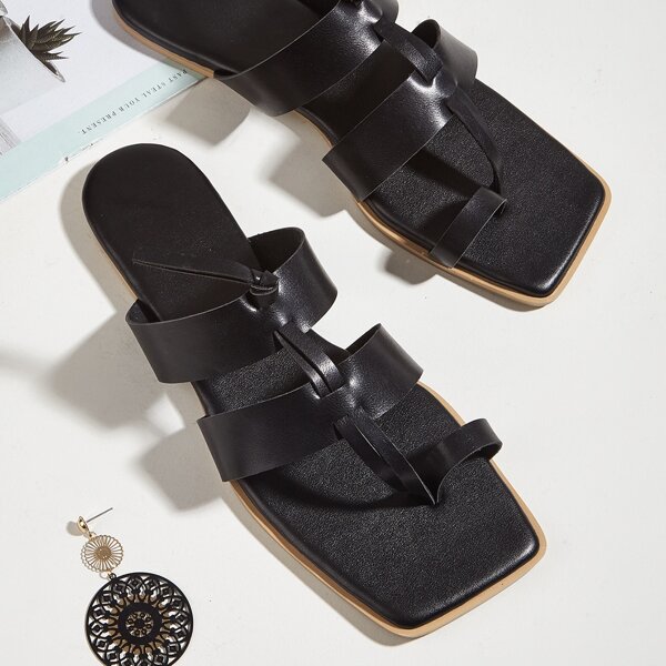 

Toe Loop Flat Sandals, Black
