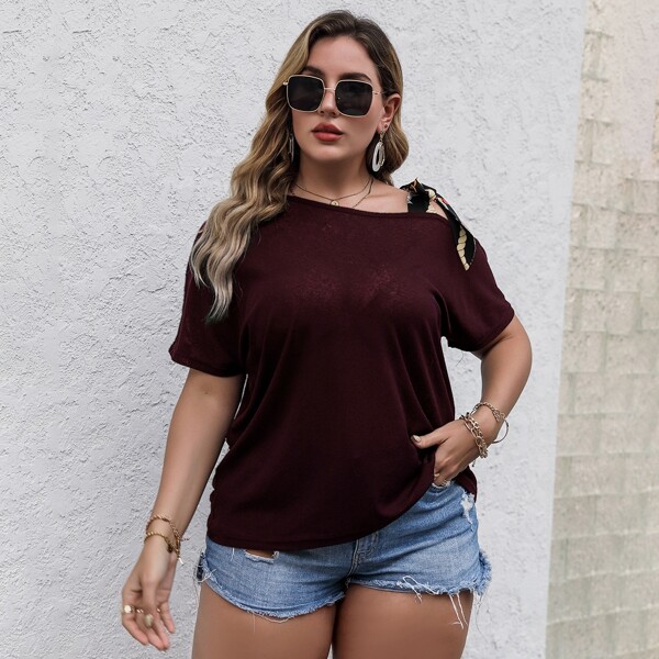 

Plus Knot Asymmetrical Neck Tee, Maroon