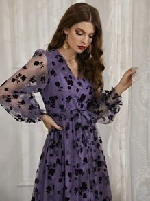 Modelyn 花卉網紗腰帶前交叉洋裝