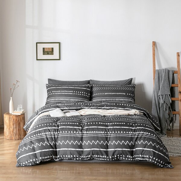 

Geometric Pattern Duvet Cover Set Without Filler, Black and white