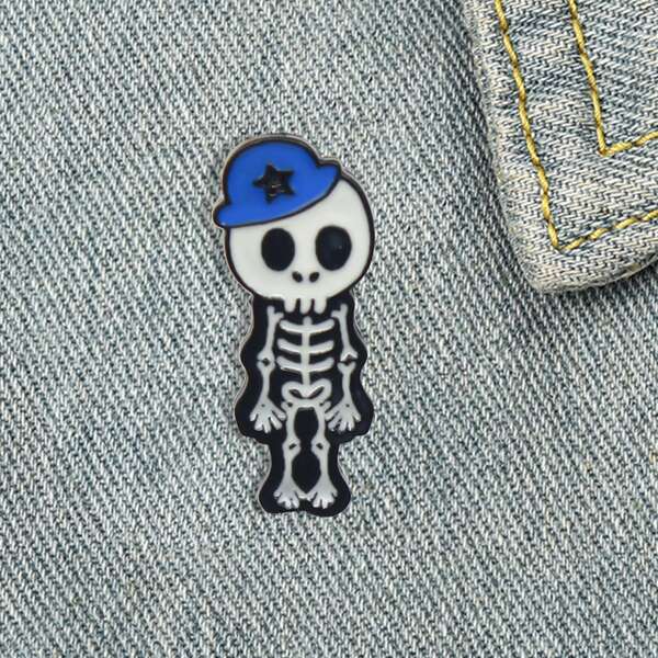 

Kids Skull Pattern Brooch, Multicolor