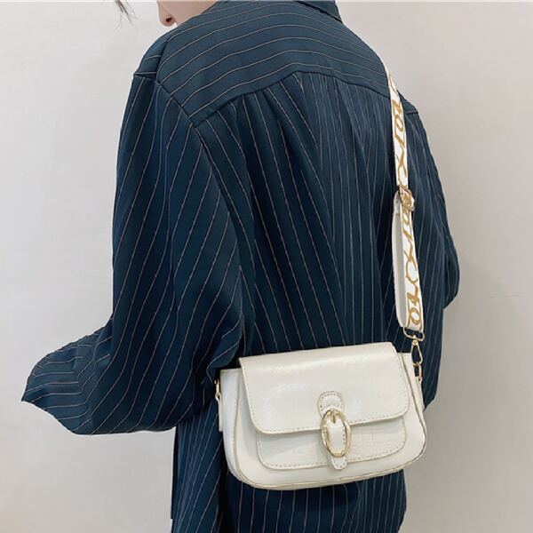 

Buckle Decor Flap Crossbody Bag, White