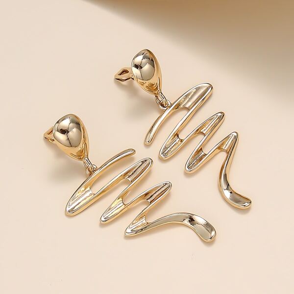 

Structured Drop Earrings, Gold