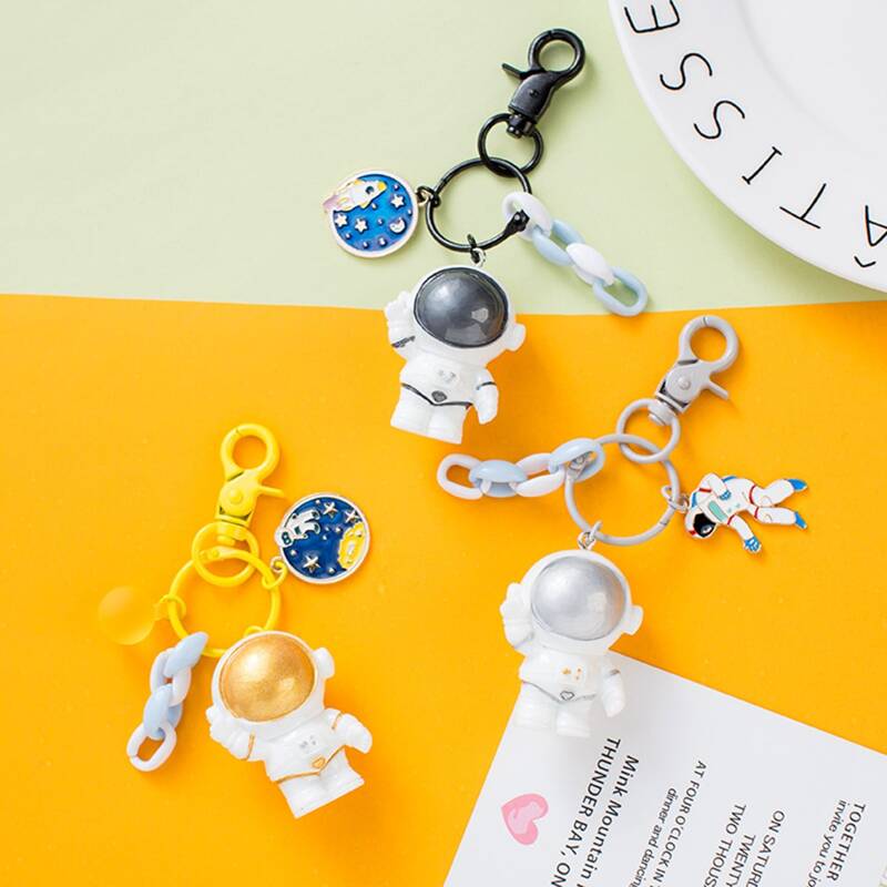 

1pc Random Astronaut Charm Keychain, Multicolor