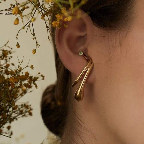

2pcs Rhinestone Decor Ear Cuff, Gold