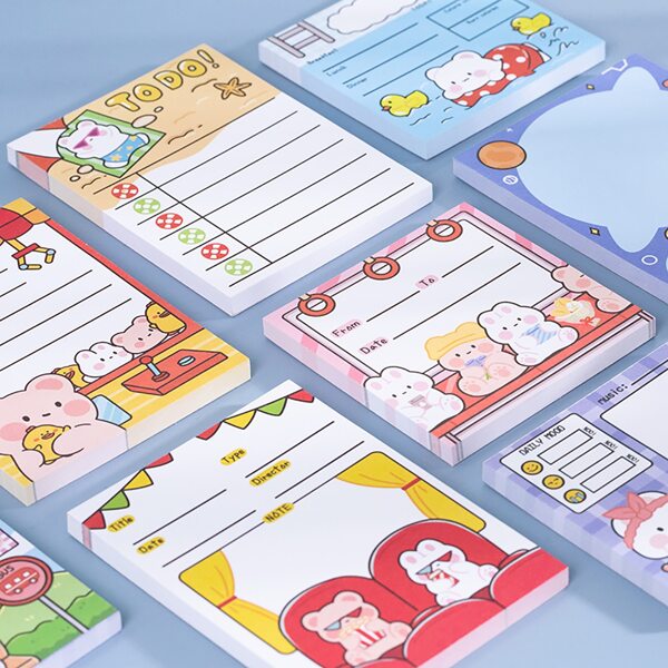 

1pc Cartoon Graphic Random Memo Pad, Multicolor