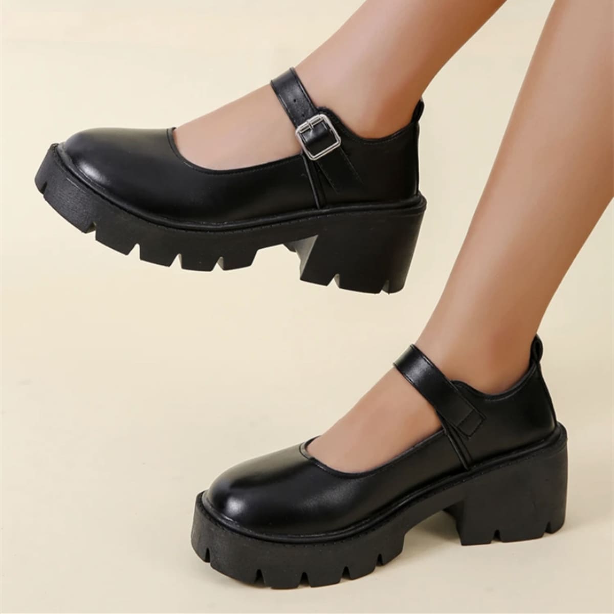 

Round Toe Mid Heeled Mary Jane Pumps, Black